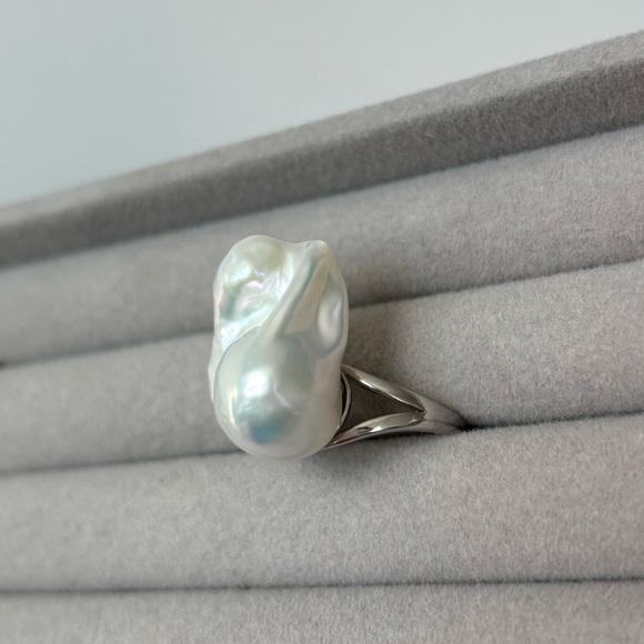Baroque Pearl Ring - Picture 5 of 9